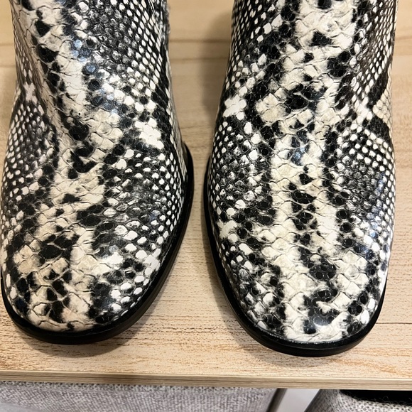 BcbgGeneration Agnes harness animal print synthetic material booties - Picture 4 of 12